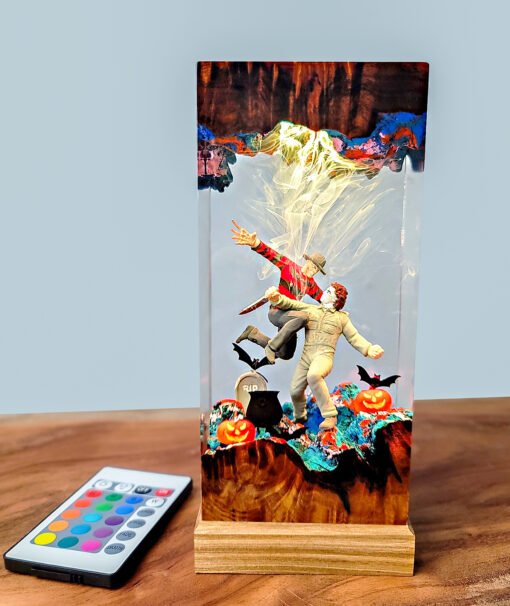 Freddy Krueger vs Michael Myers Resin Night Lamp - Image 9